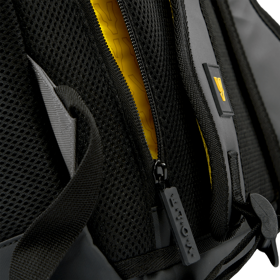 Close-up view of the Volt Padel backpack's pocket with zipper